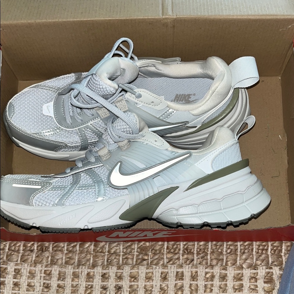 Nike Metallic Silver and White Running Shoes